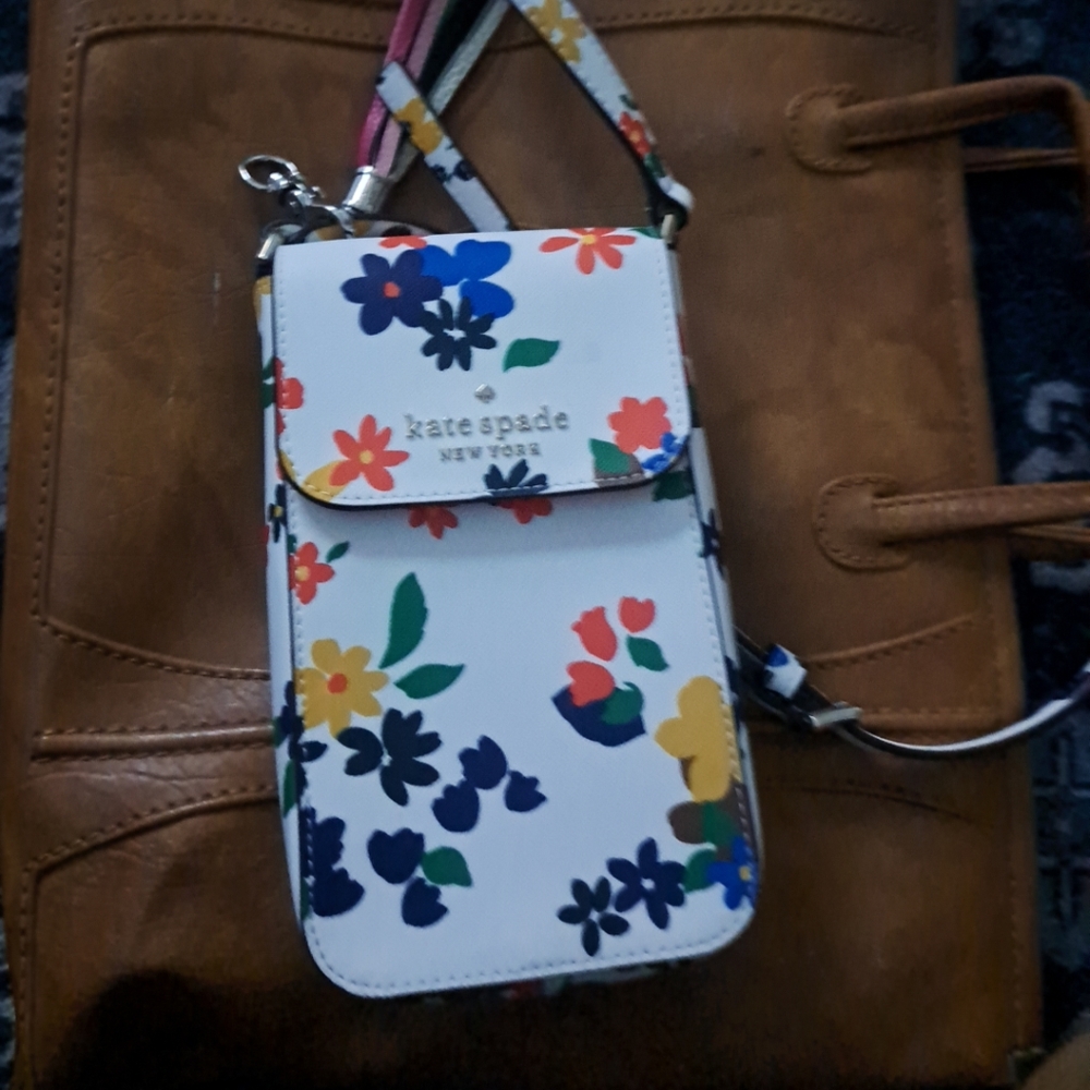 Kate Spade New York Cameron Grand Flora North South Flap Phone Crossbody bag